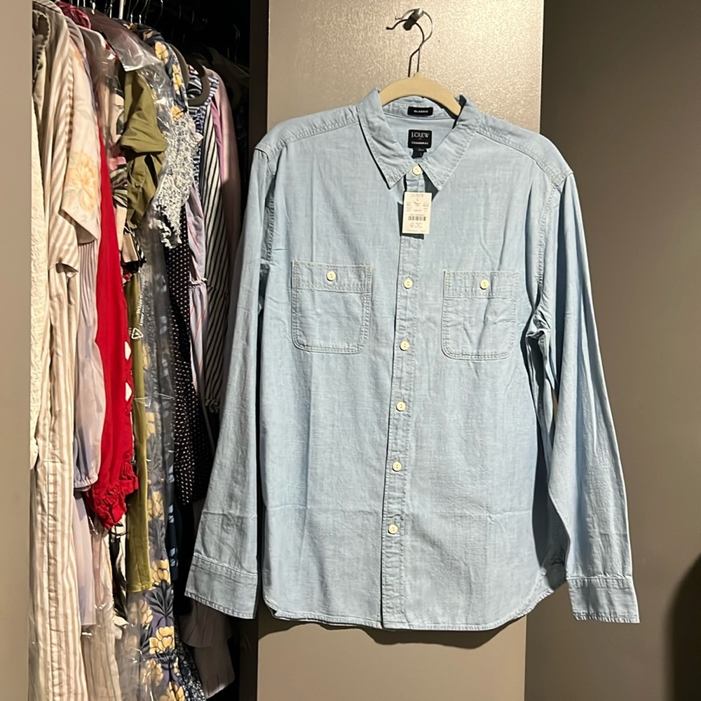 NWT Men’s Chambray Shirt